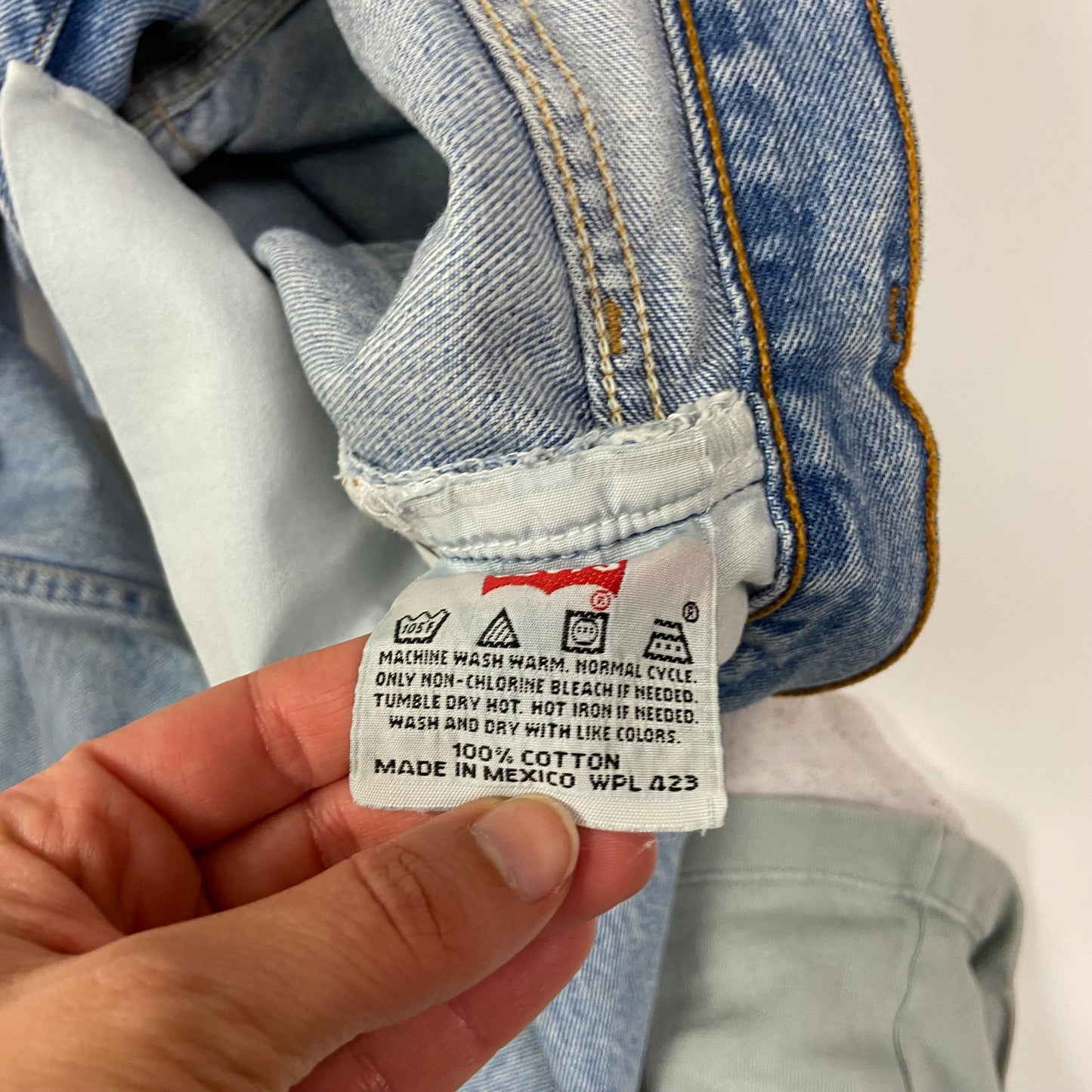 Vintage Levi's 501 Jeans - W27