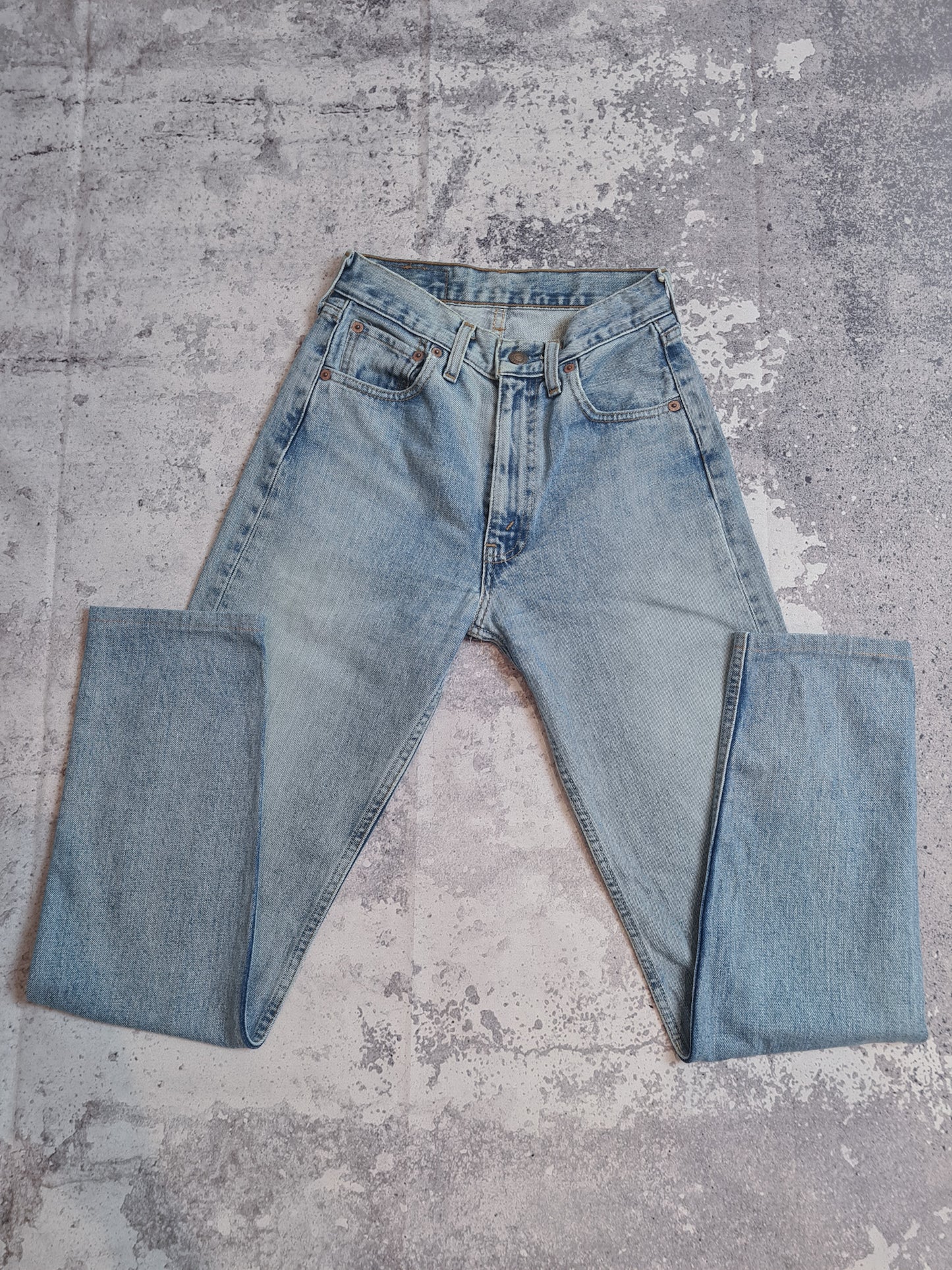 Funky cat - Vintage 1990s Levis 534 jeans stonewash blue