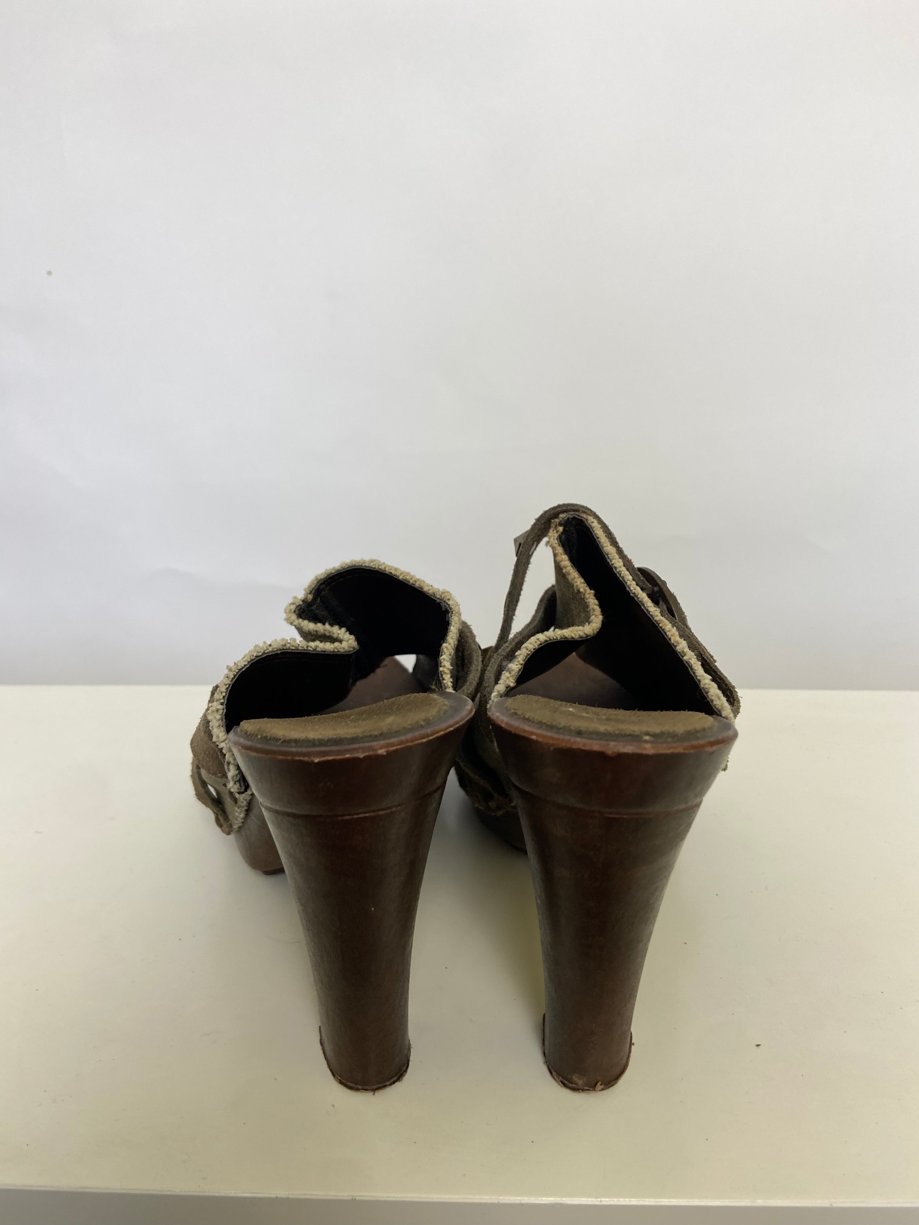 Vintage 00s Studded Clogs - Size UK 5