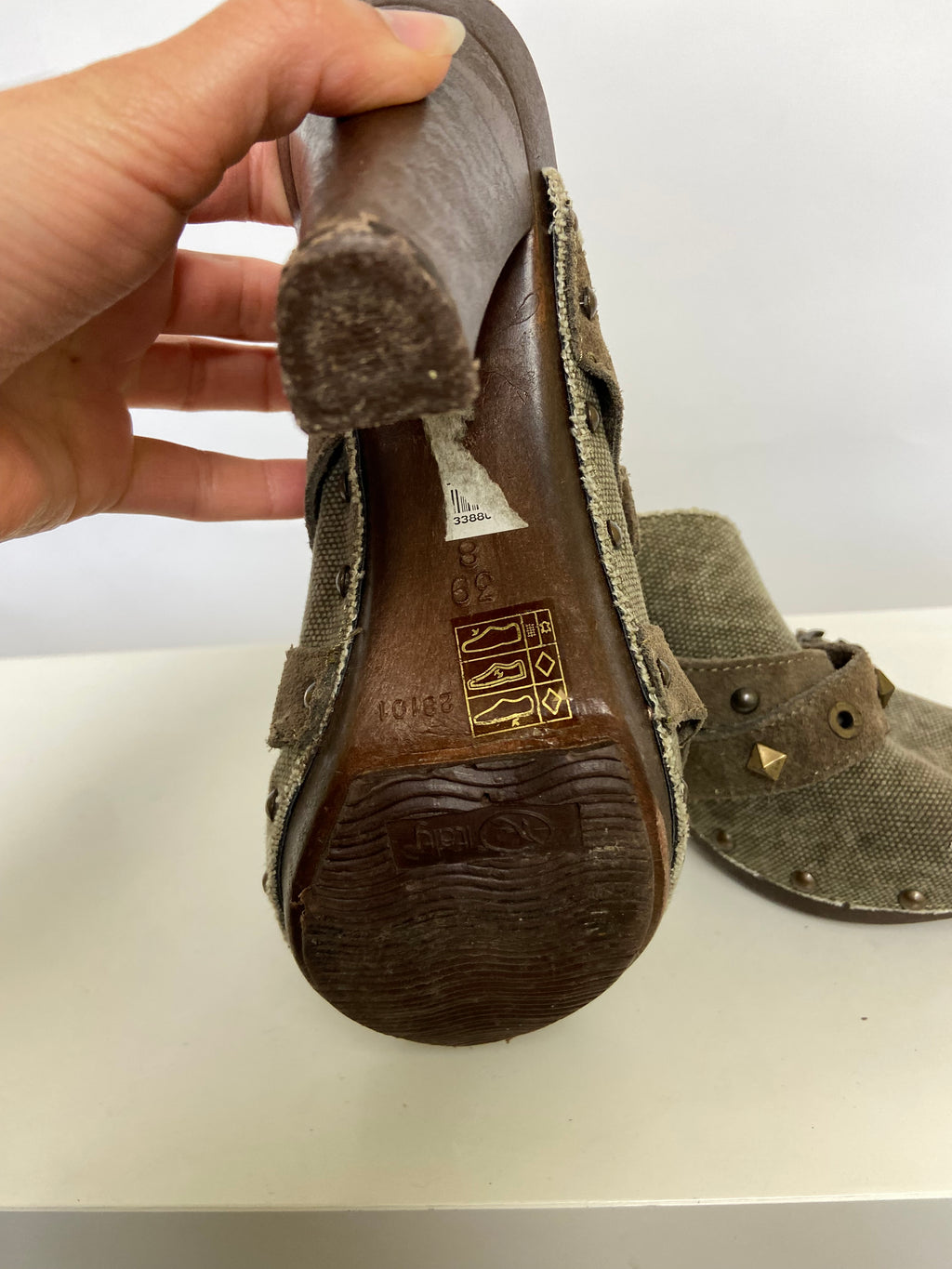 Vintage 00s Studded Clogs - Size UK 5