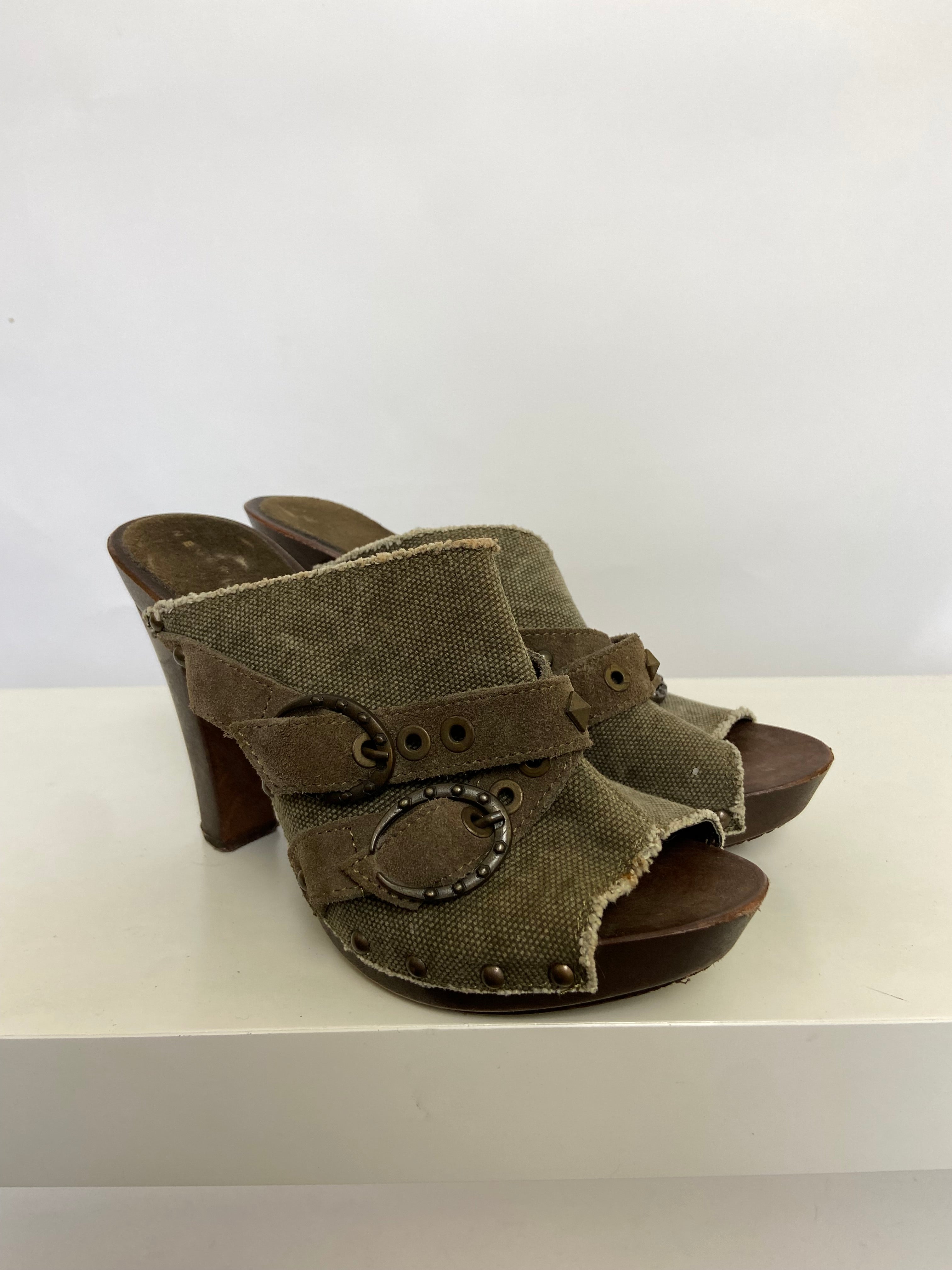 Vintage 00s Studded Clogs - Size UK 5