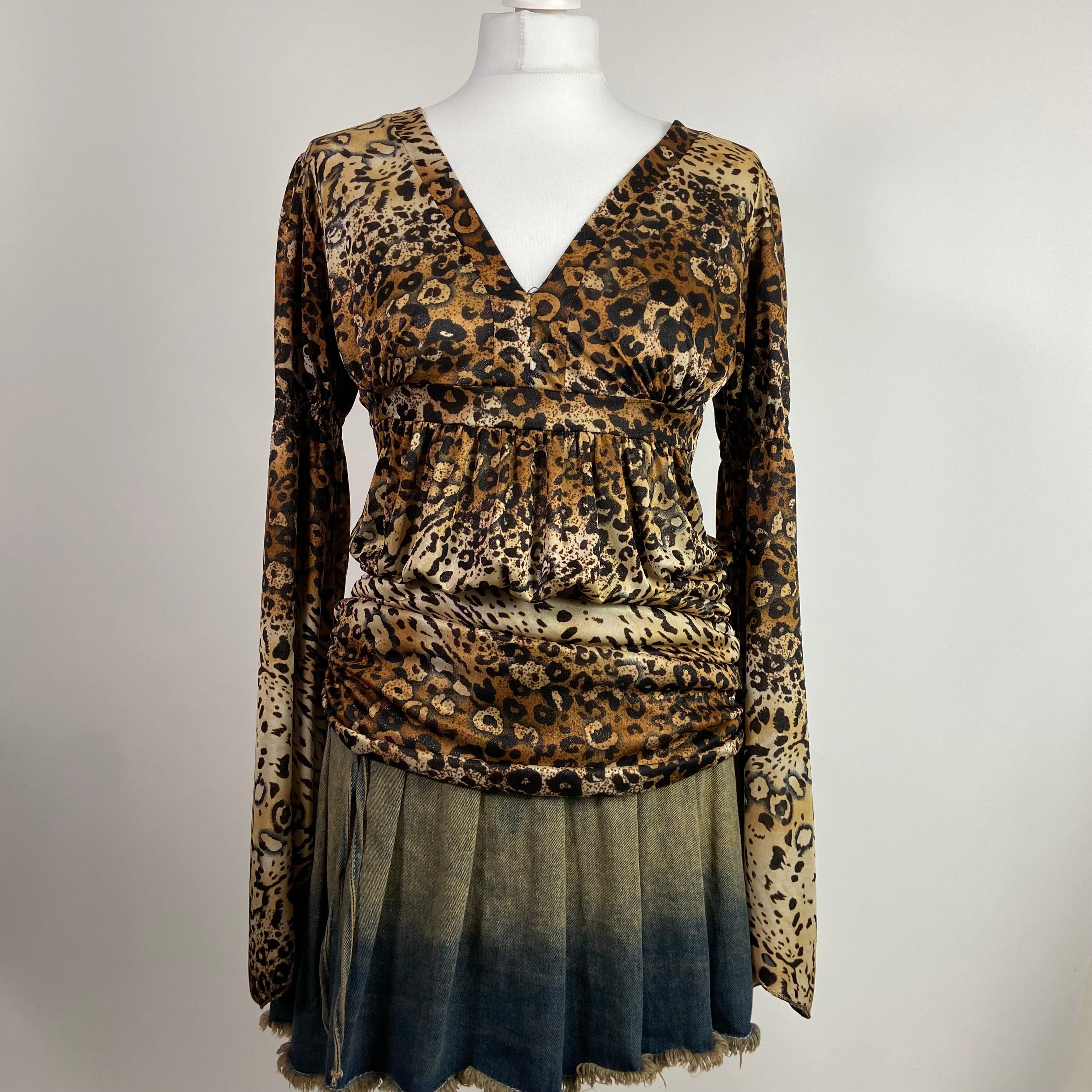 00s Leopard Print V-neck Top - Size S - Funky Cat