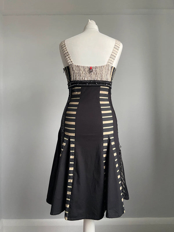 Save The Queen Dress - Size S - Funky Cat
