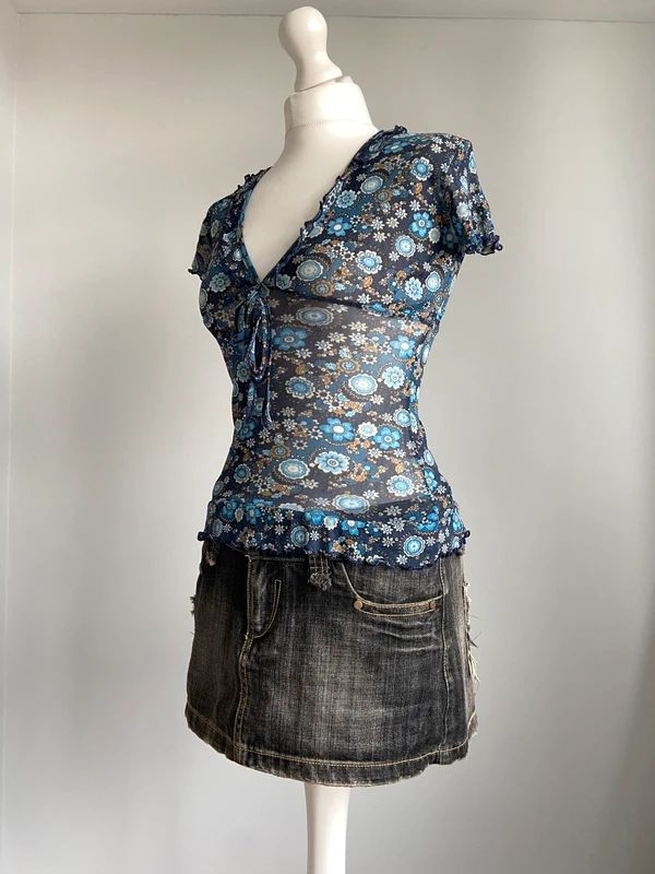 Vintage 00s Frilly Mesh Tee - Size S - Funky Cat