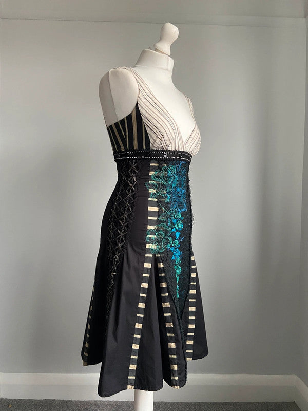 Save The Queen Dress - Size S - Funky Cat