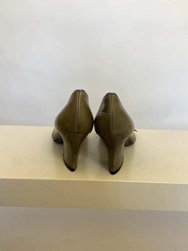 Vintage 00s Court Heels - Size UK 6