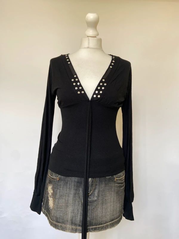 Vintage y2k Studded V-Neck Top - Size S/M