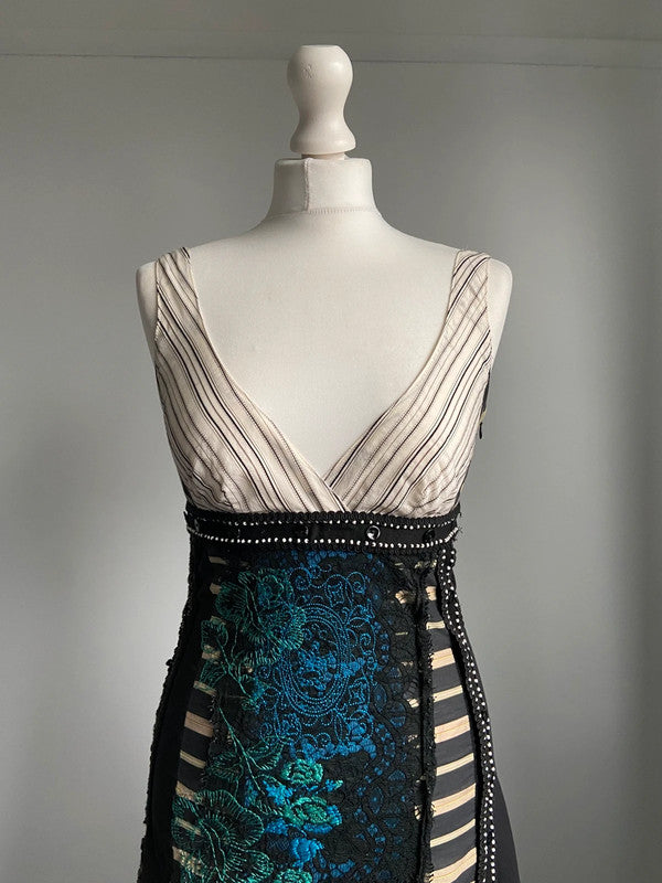 Save The Queen Dress - Size S - Funky Cat