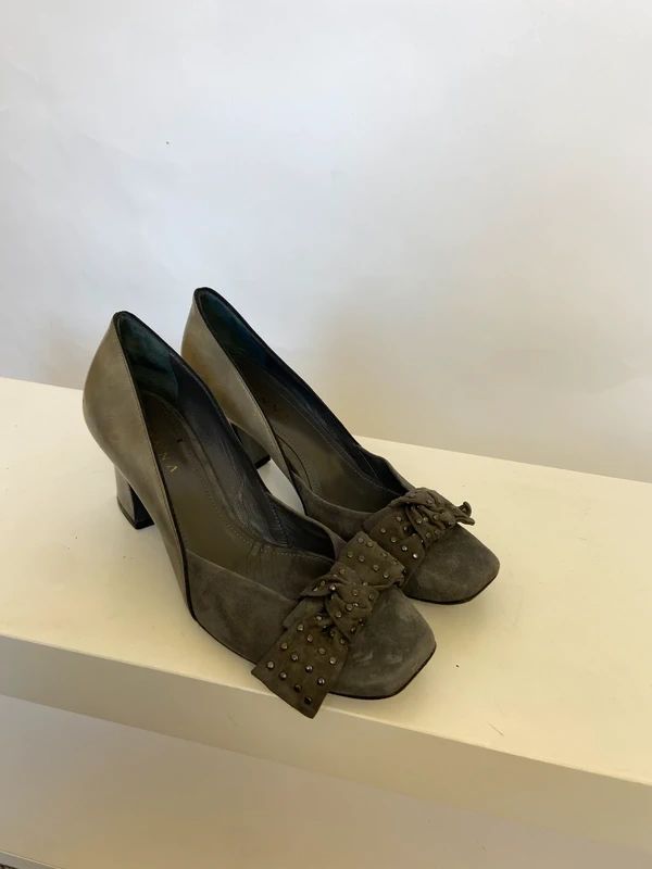 Vintage 00s Court Heels - Size UK 6